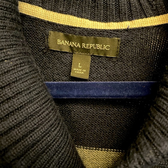 Banana Republic, men’s navy sweater, size large - Picture 2 of 5